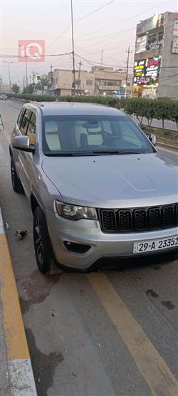 جیپ گراند شیرۆکی